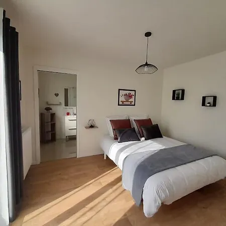 Holiday home La Maison Bleue - Plain-pied Proche Plages Et Caen Rosel