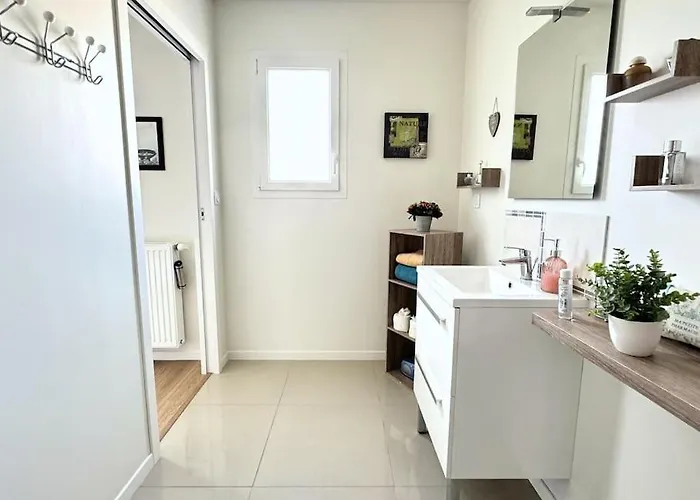 Semesterbostad La Maison Bleue - Plain-pied Proche Plages Et Caen *